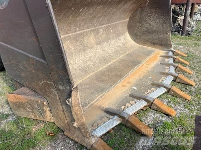 CAT 988B Gumikerekes homlokrakodók