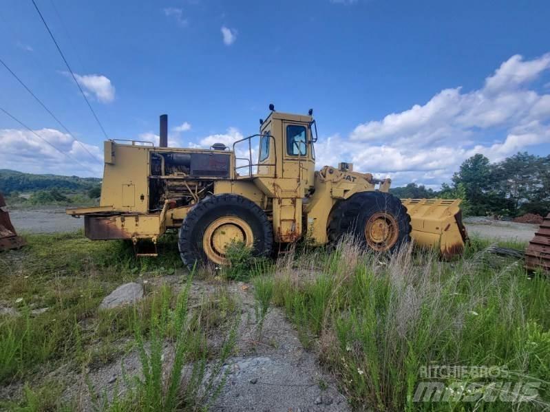 CAT 988B Gumikerekes homlokrakodók