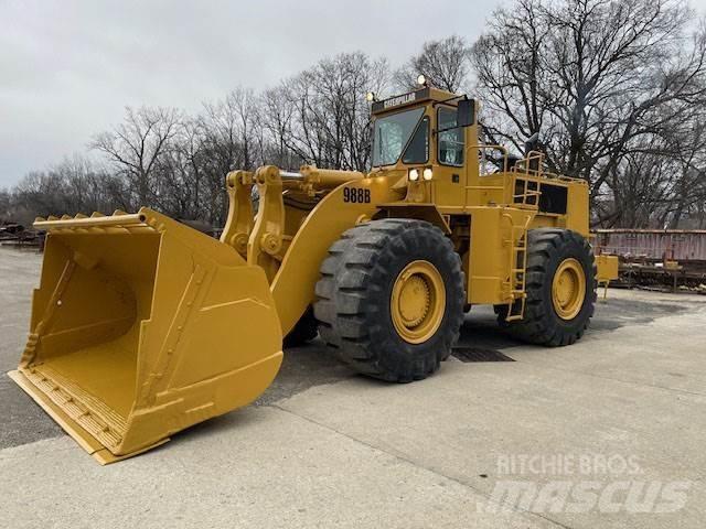 CAT 988B Gumikerekes homlokrakodók