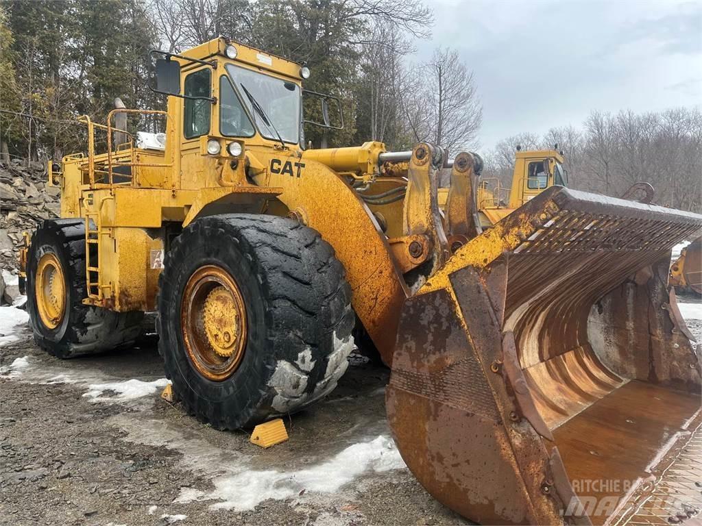 CAT 988B Gumikerekes homlokrakodók