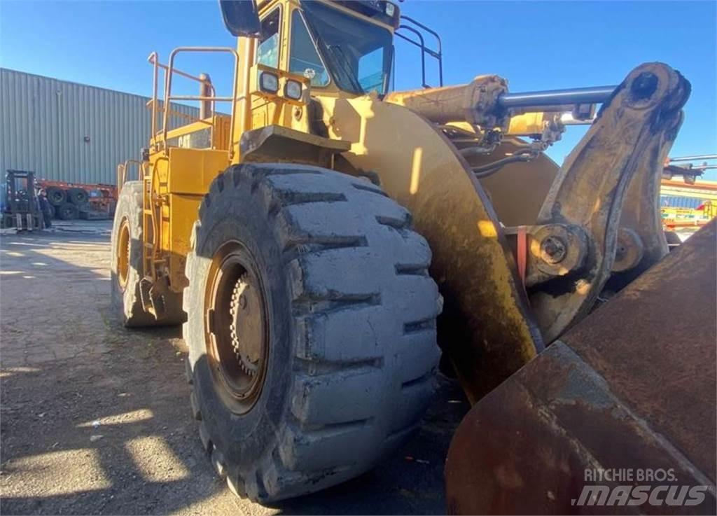 CAT 988F Gumikerekes homlokrakodók