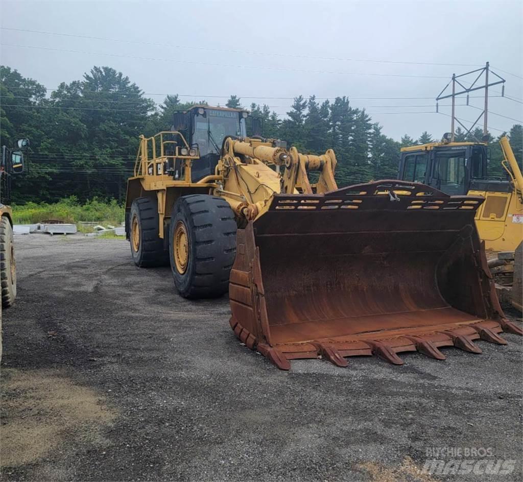 CAT 988G Gumikerekes homlokrakodók