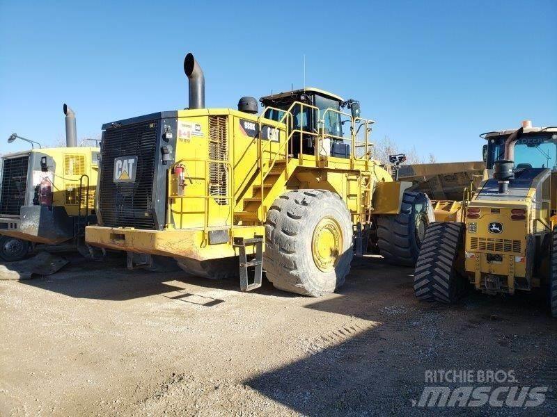 CAT 988K Gumikerekes homlokrakodók