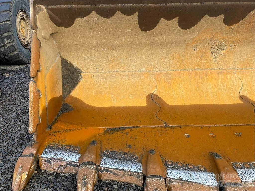 CAT 990 Gumikerekes homlokrakodók