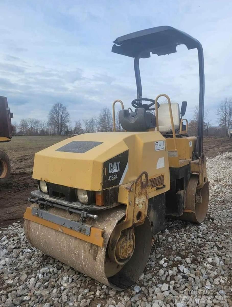 CAT CB24 Egydobos hengerek