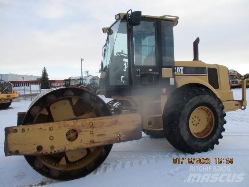 CAT CP563D Vontatott vibrátoros hengerek