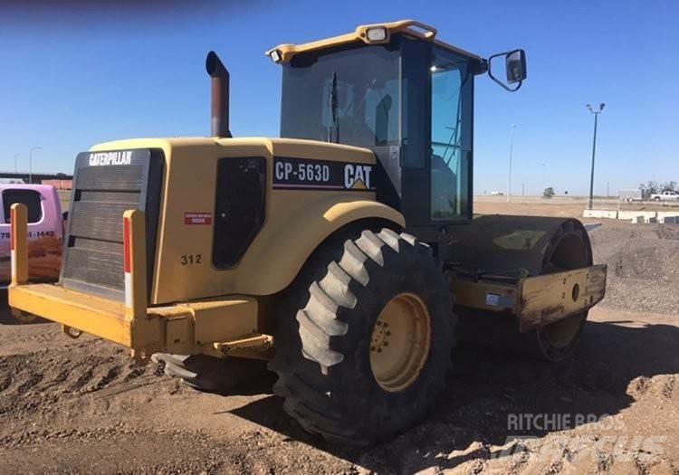CAT CP563D Vontatott vibrátoros hengerek
