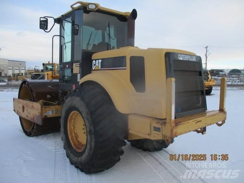 CAT CP563D Vontatott vibrátoros hengerek