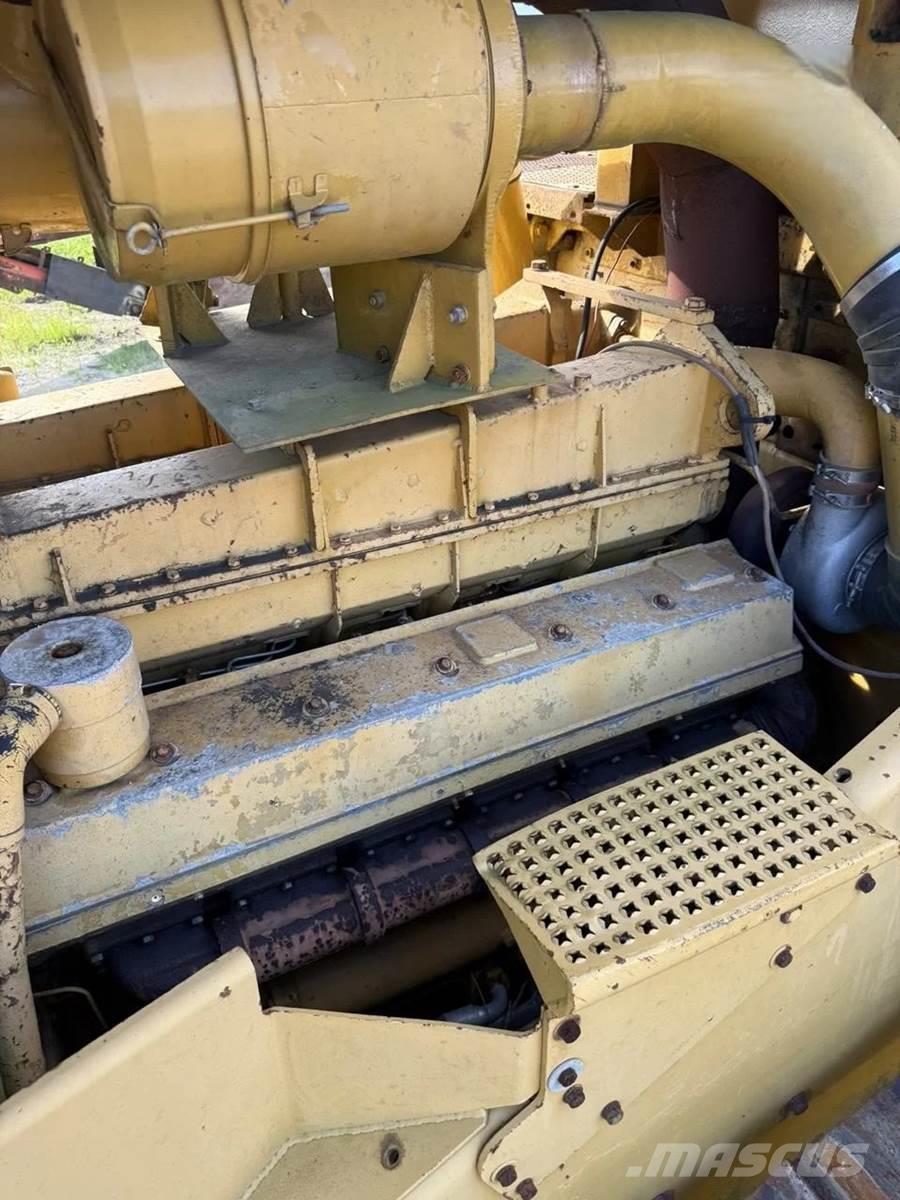 CAT D10 lánctalpas dózerek