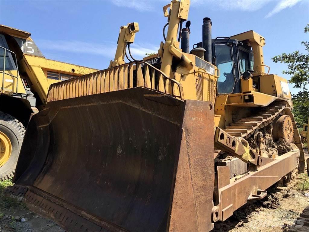 CAT D10T lánctalpas dózerek