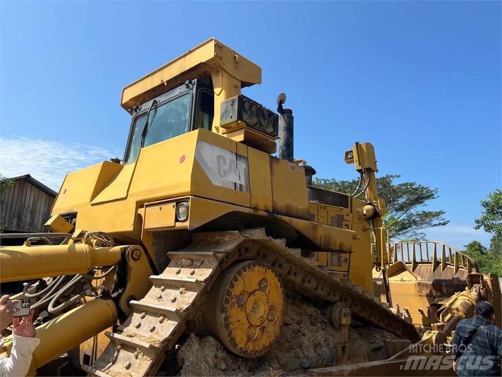 CAT D10T lánctalpas dózerek