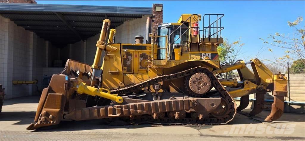 CAT D10T lánctalpas dózerek