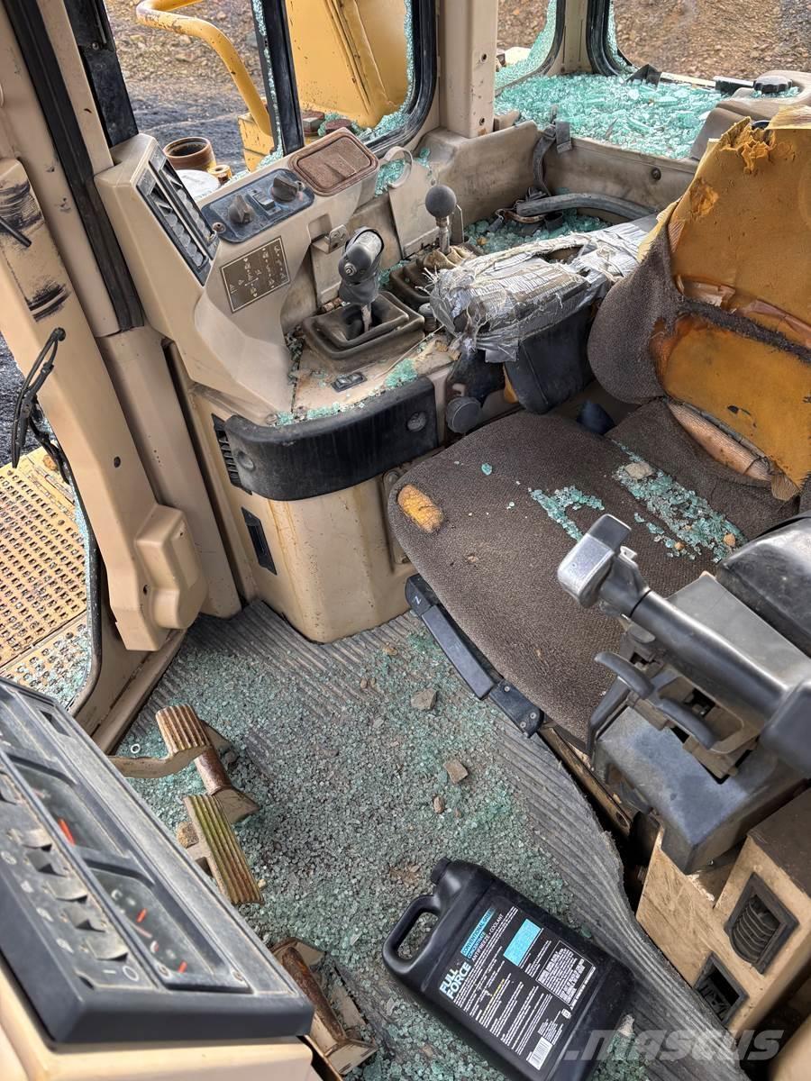 CAT D11R lánctalpas dózerek