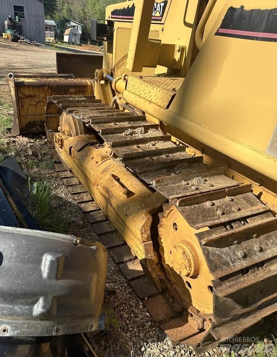 CAT D3B lánctalpas dózerek
