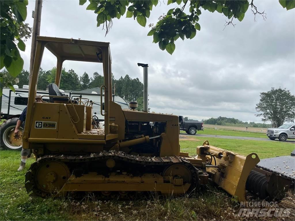 CAT D3B lánctalpas dózerek