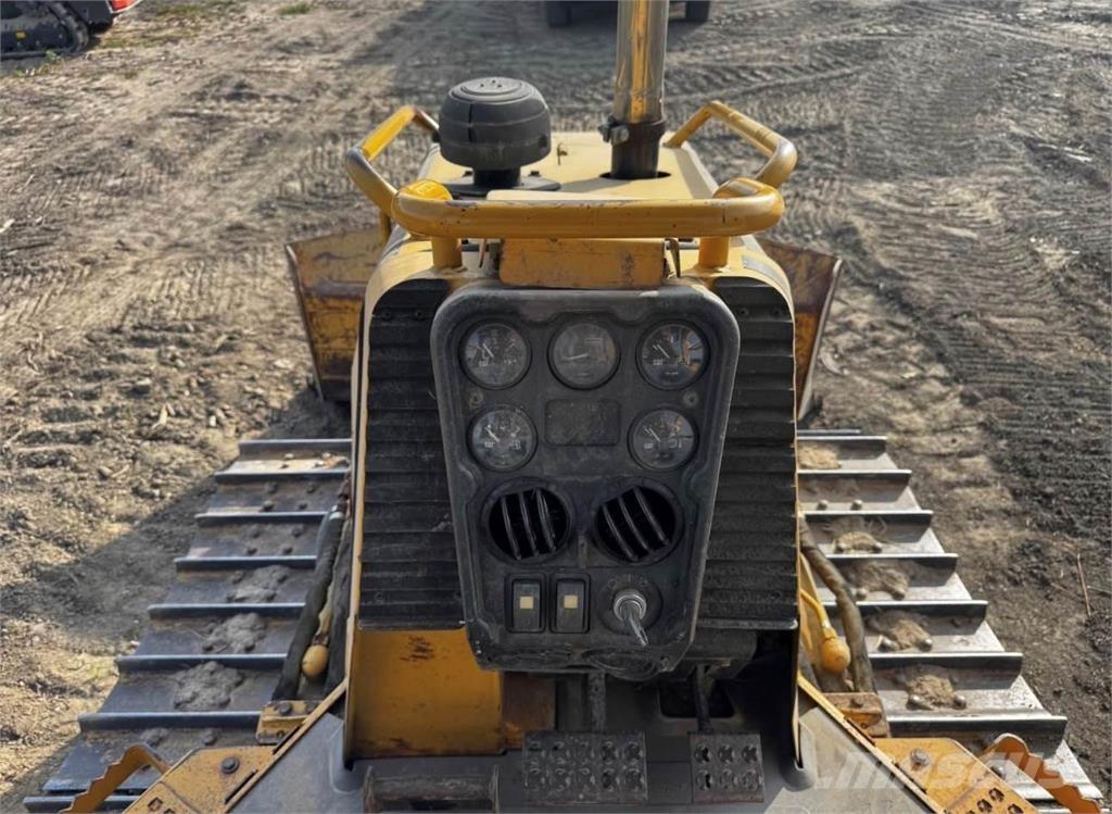 CAT D3G XL lánctalpas dózerek