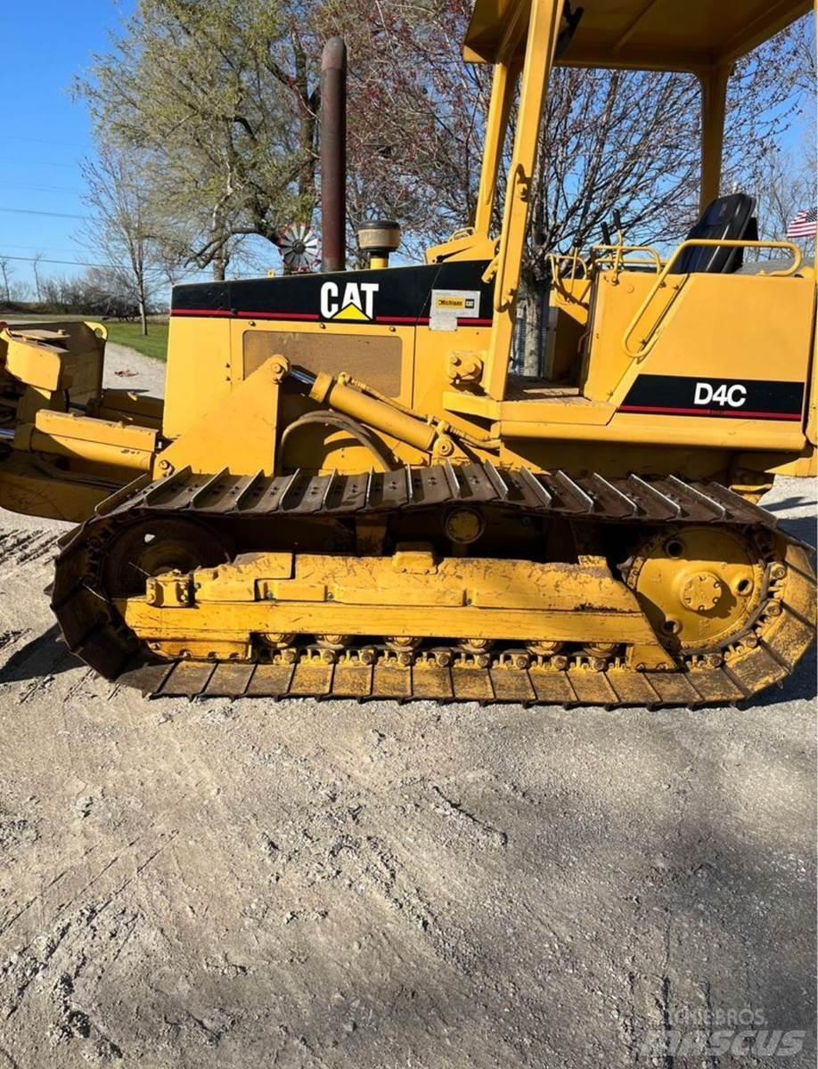 CAT D4C lánctalpas dózerek