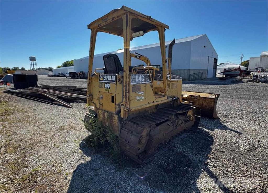CAT D4C lánctalpas dózerek