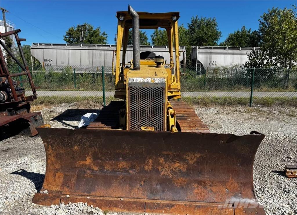 CAT D4C lánctalpas dózerek
