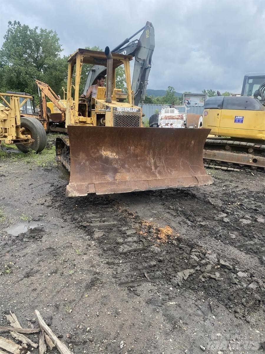 CAT D5C lánctalpas dózerek