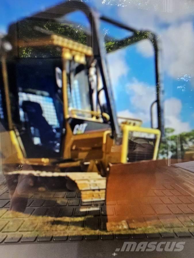 CAT D5G XL lánctalpas dózerek