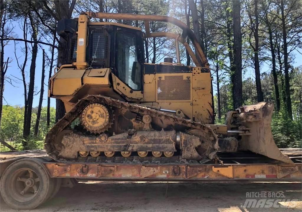 CAT D5M lánctalpas dózerek