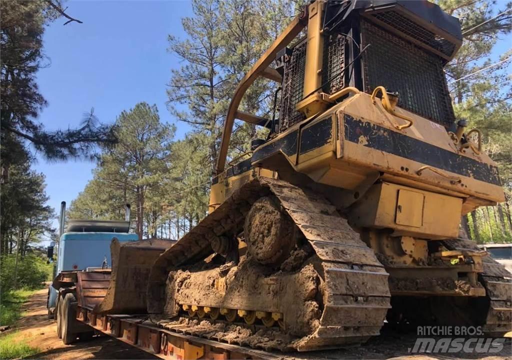 CAT D5M lánctalpas dózerek