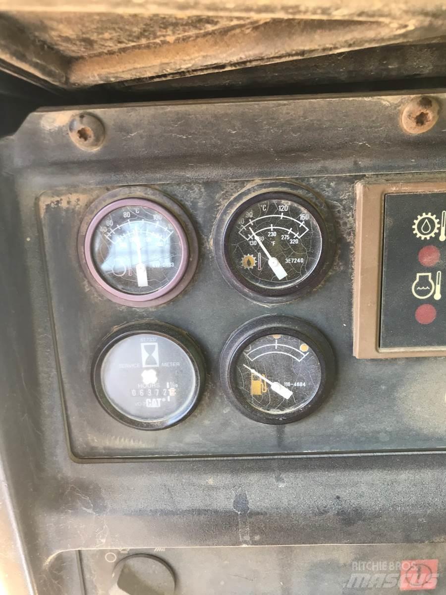 CAT D5M lánctalpas dózerek