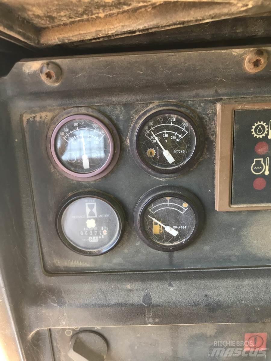 CAT D5M lánctalpas dózerek
