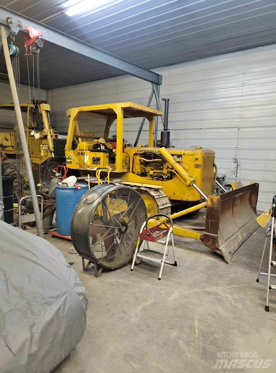CAT D6B lánctalpas dózerek
