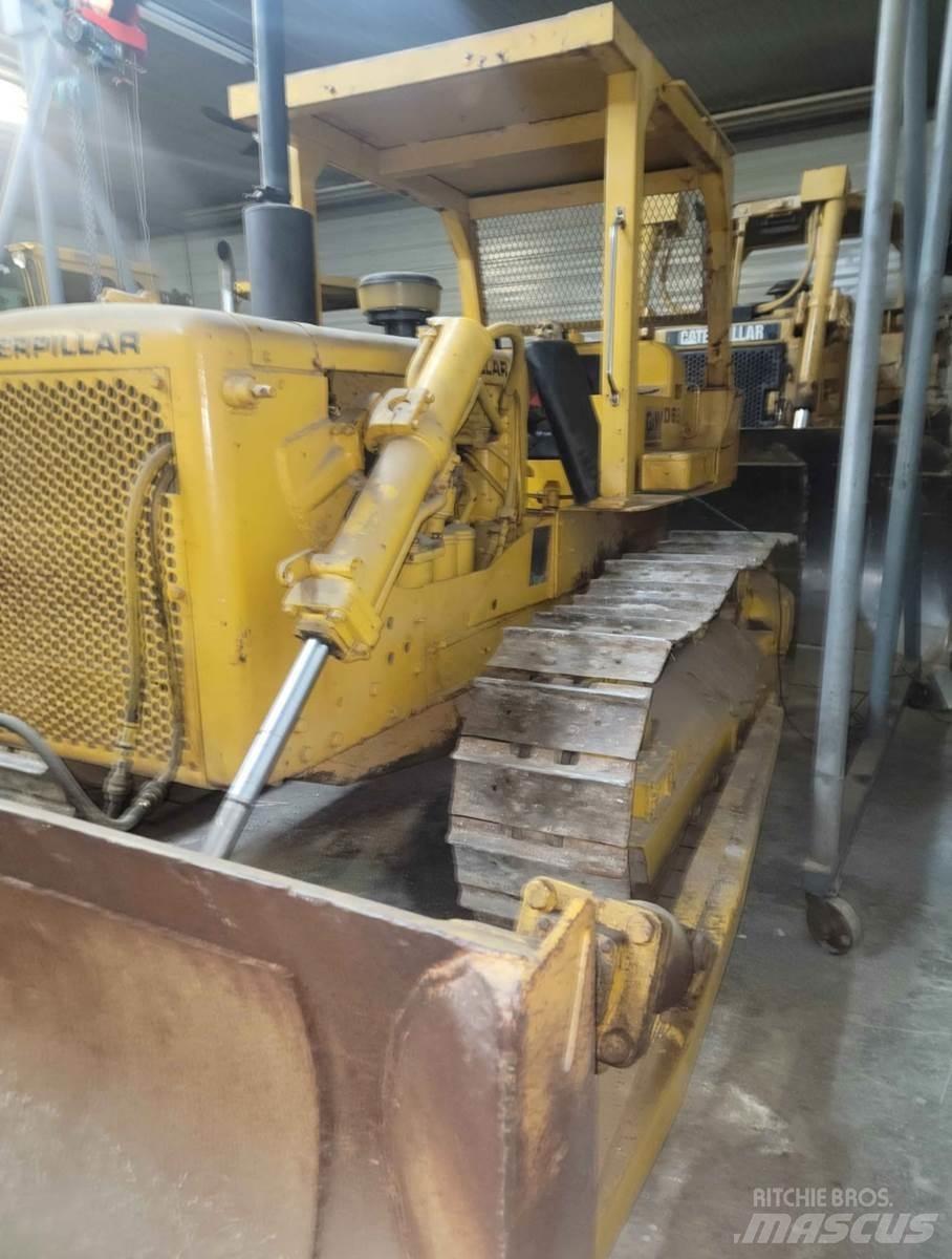 CAT D6B lánctalpas dózerek