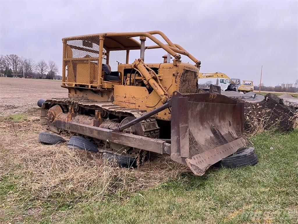 CAT D7E lánctalpas dózerek