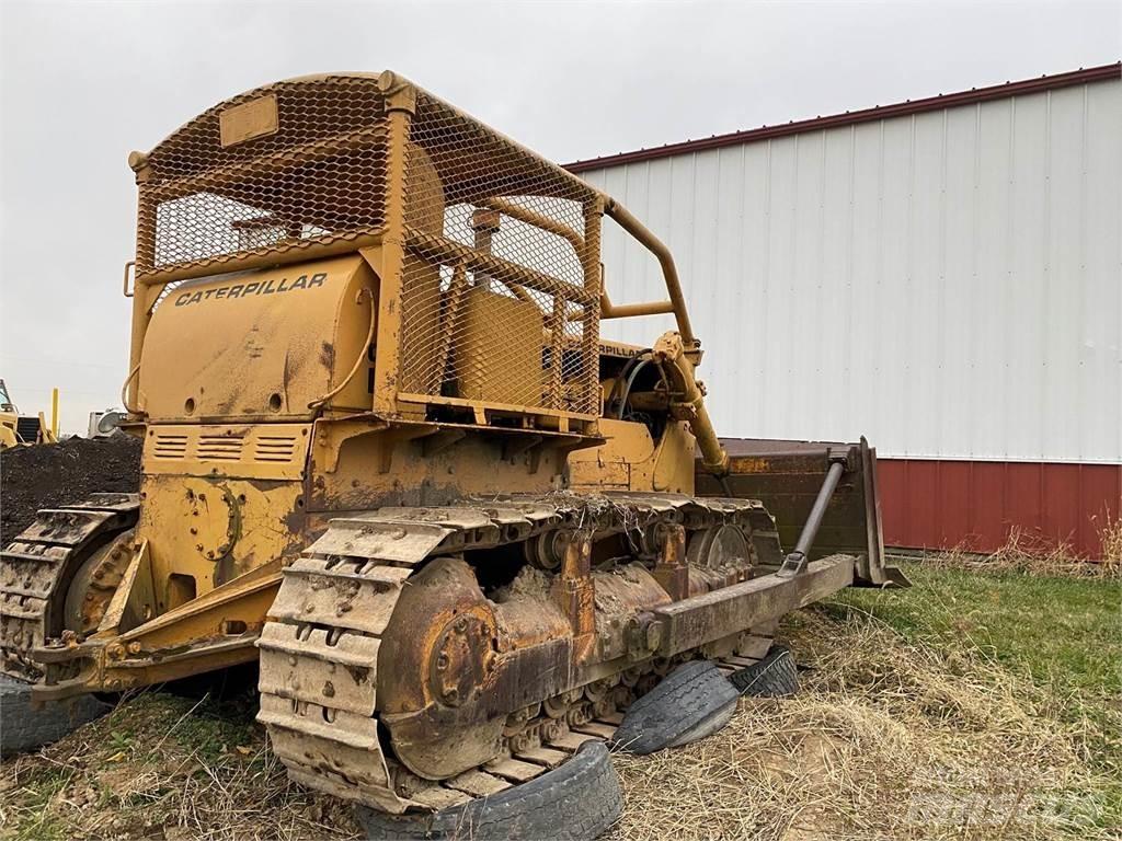 CAT D7E lánctalpas dózerek