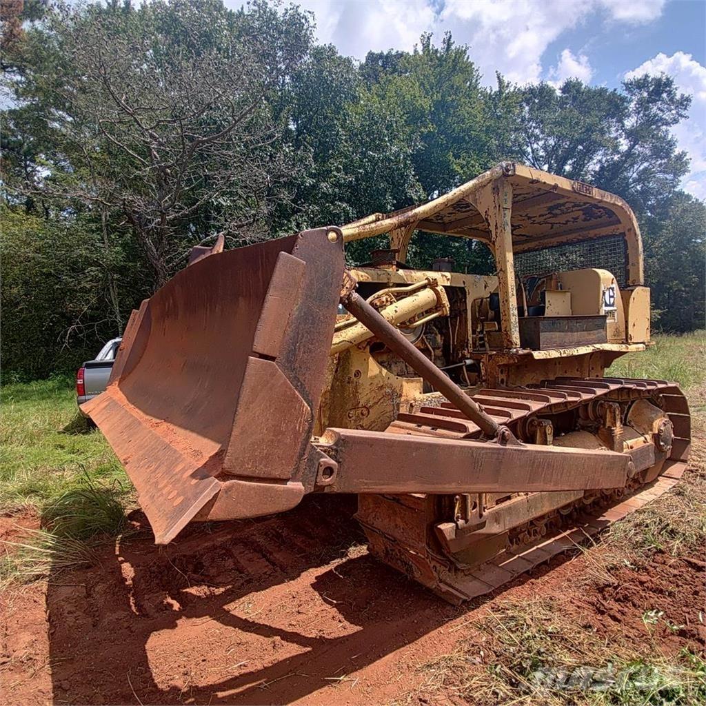 CAT D7E lánctalpas dózerek