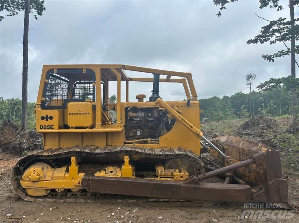 CAT D85E lánctalpas dózerek