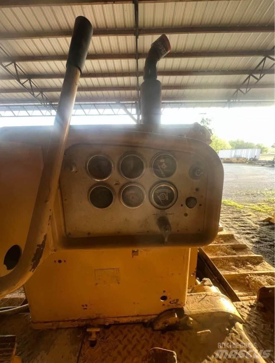 CAT D8H lánctalpas dózerek