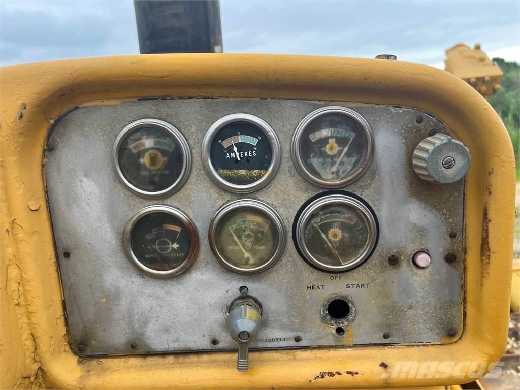 CAT D8H lánctalpas dózerek