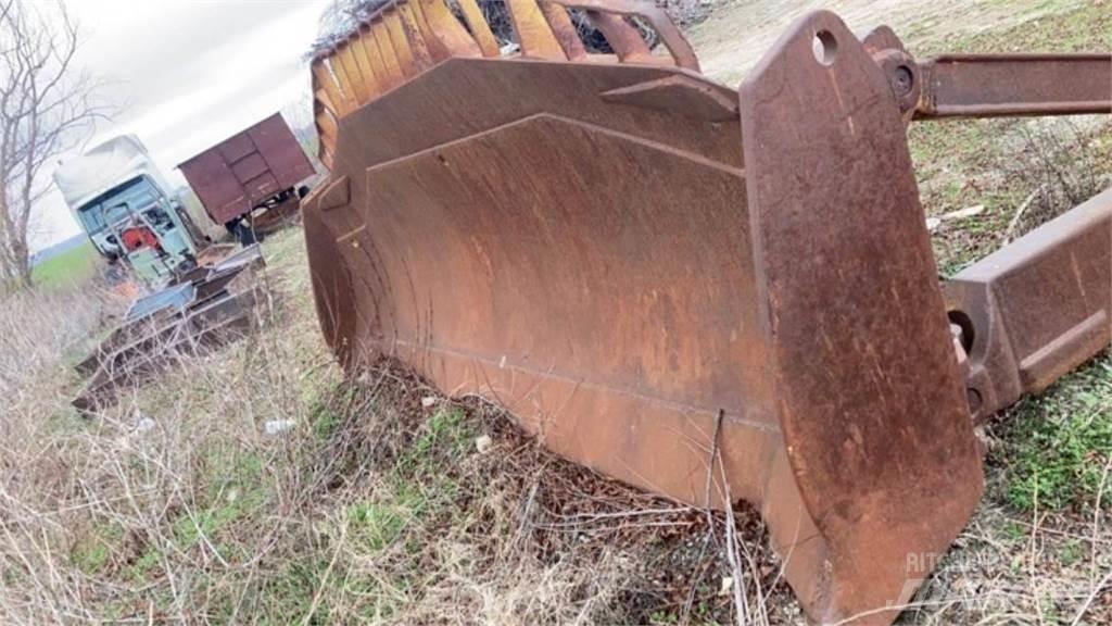 CAT D8R lánctalpas dózerek