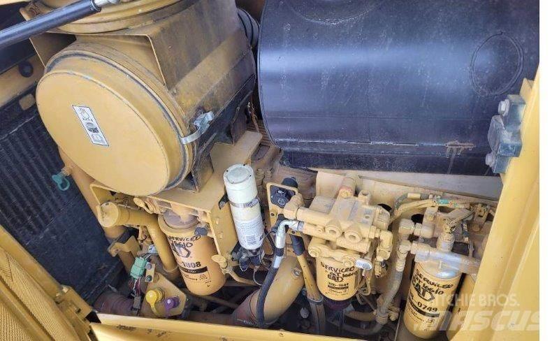 CAT D8T lánctalpas dózerek