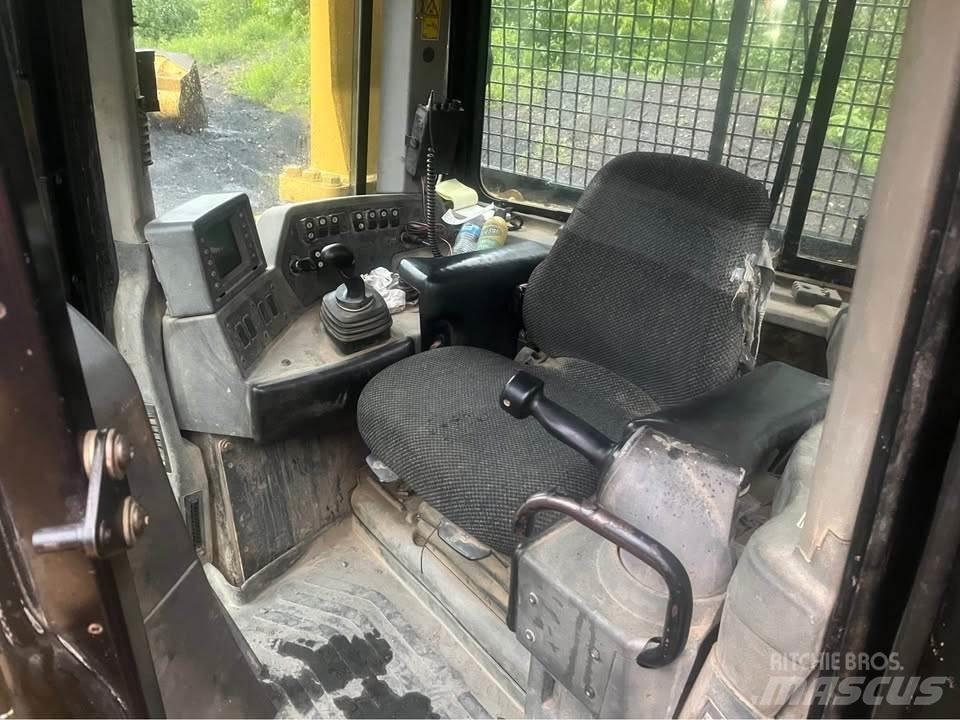 CAT D8T lánctalpas dózerek