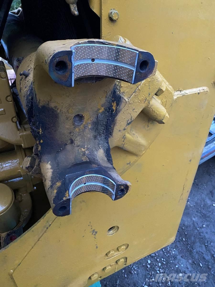 CAT D9G lánctalpas dózerek