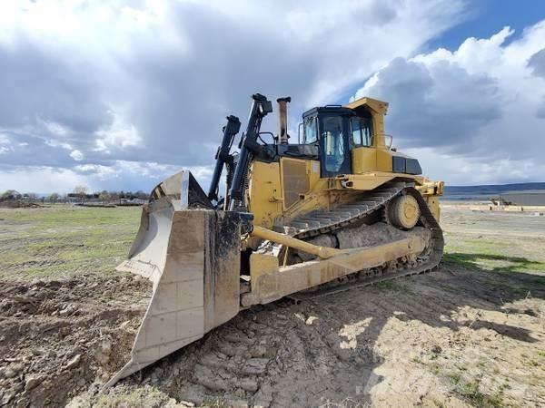 CAT D9N lánctalpas dózerek
