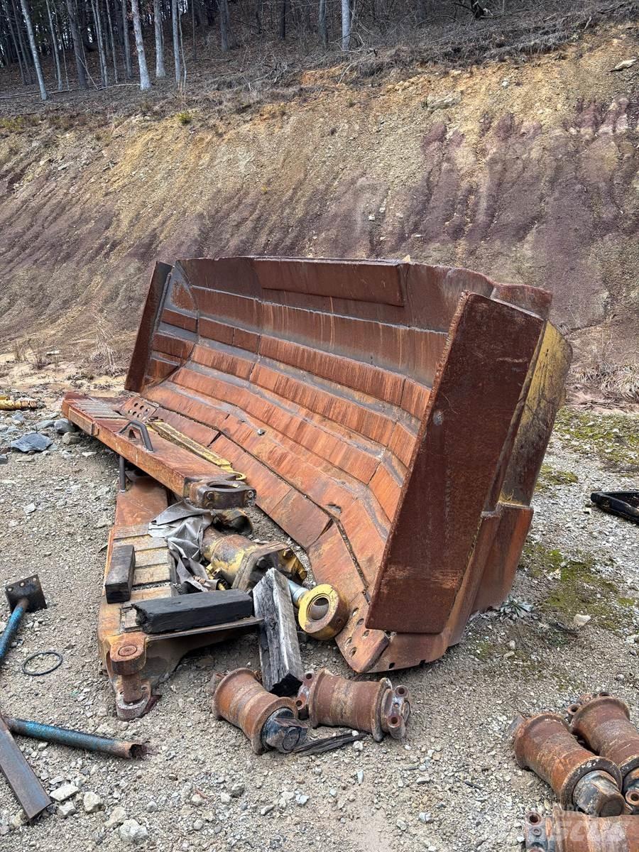 CAT D9R lánctalpas dózerek