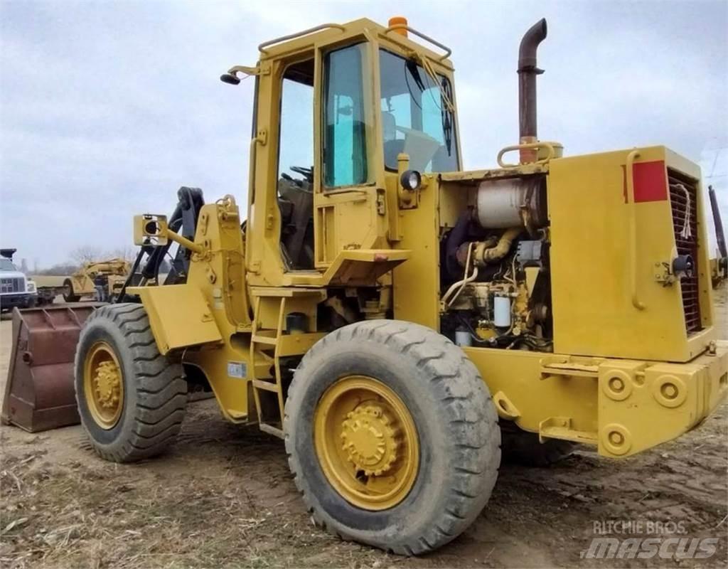 CAT IT18B Gumikerekes homlokrakodók