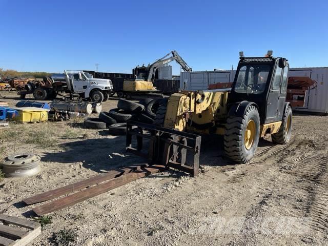 CAT TH83 Teleszkópos rakodók