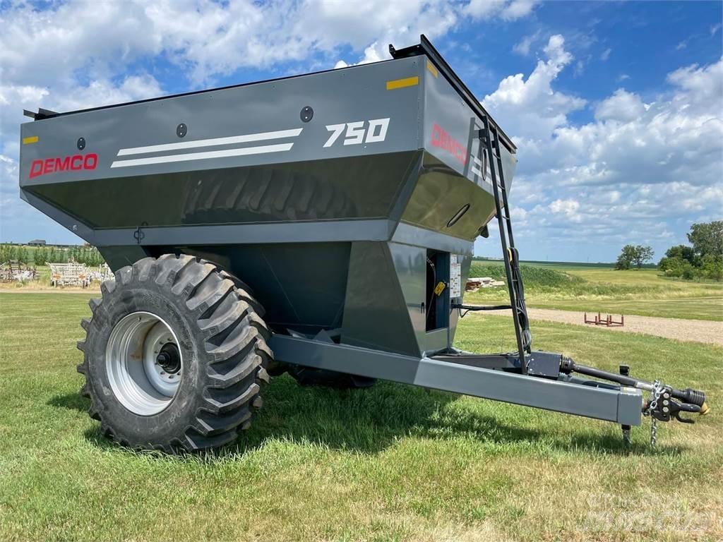 Demco 750 Gabona átrakó kocsik