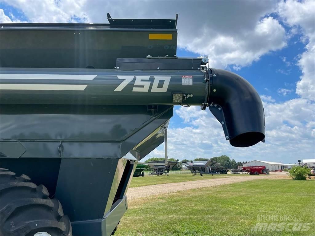 Demco 750 Gabona átrakó kocsik
