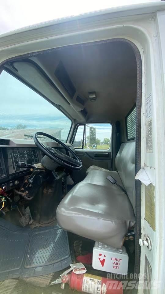Finn T120 Hulladékároló tartály,ventilátor,felvonó