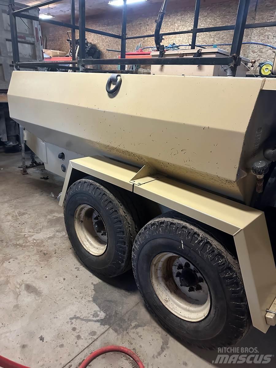 Finn T120 Hulladékároló tartály,ventilátor,felvonó