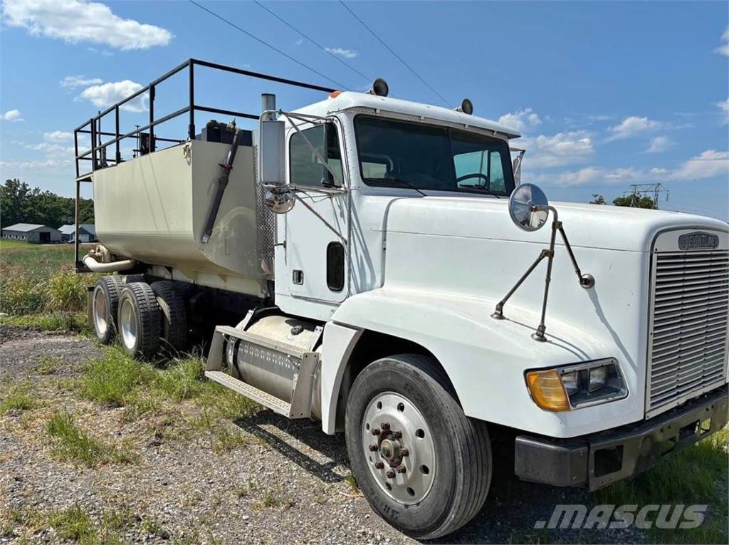 Finn T330 Receiving hoppers, blowers and elevators